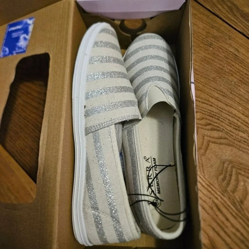Serra Womens Memory Foam‎ A Line Grey Cream Shoes Size 9 NEW